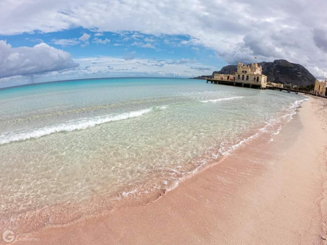 Home Sweet Home Sea Монделло Экстерьер фото